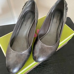 Naturalizer Women Pewter Shoes